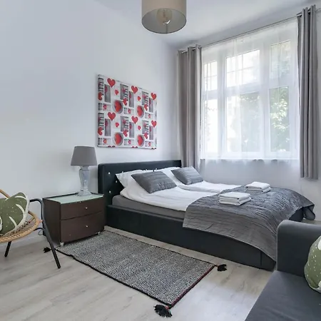 Kierunek Deluxe Ii Krolowej Jadwigi 7 *